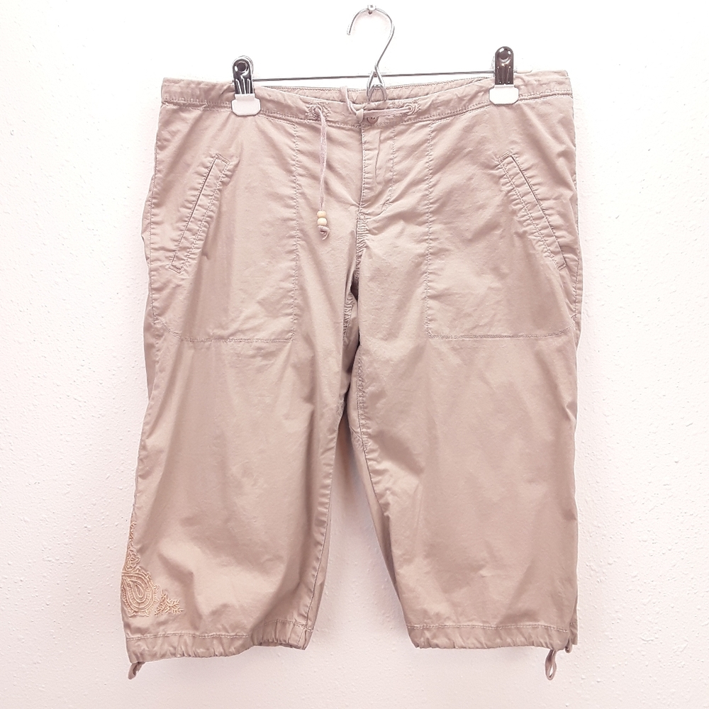 Lucy khaki embroider drawstring waist hiking short